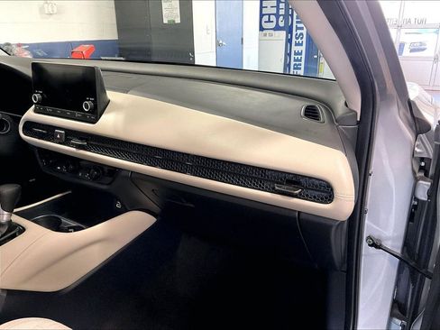 Used 2025 Honda HR-V LX image 13