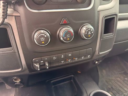 Used 2018 RAM 2500 Tradesman w/ Chrome Appearance Group image 15