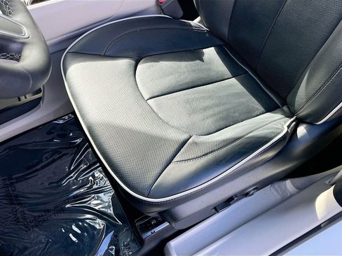 Used 2022 Chrysler Pacifica Limited image 20