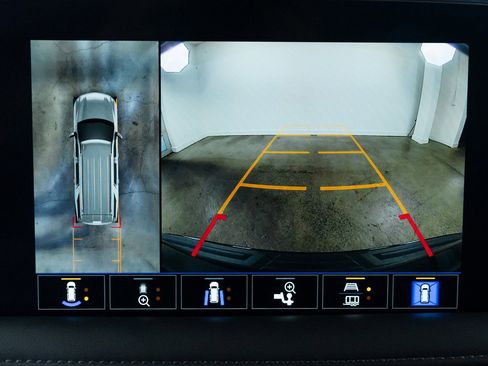 Used 2022 Chevrolet Tahoe Z71 w/ Z71 Off-Road Package image 13