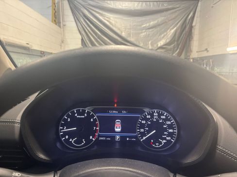 Used 2025 Nissan Sentra SV image 38