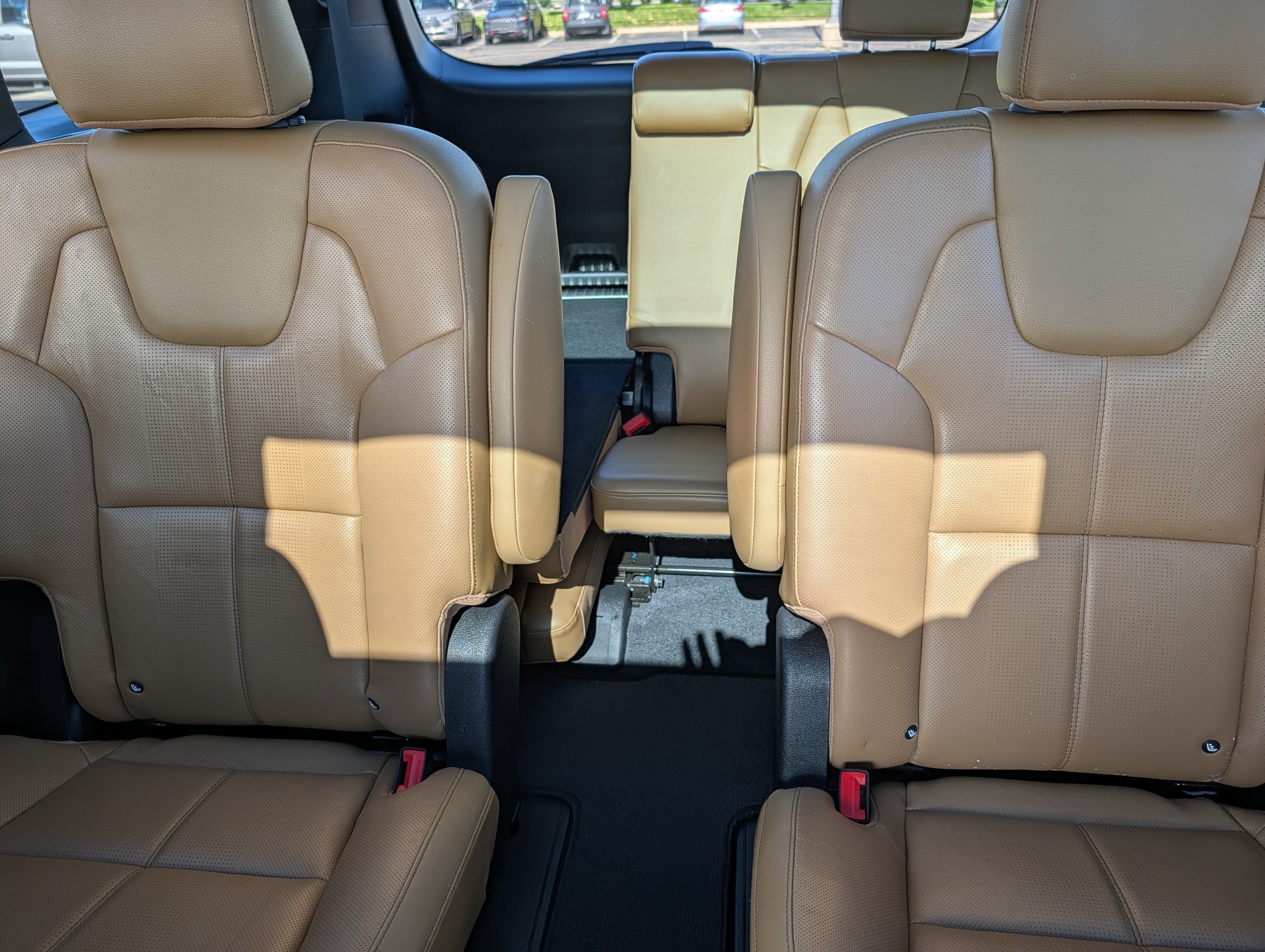 Certified 2022 Kia Telluride SX w/ Nightfall Edition Package AWD/4WD image 13