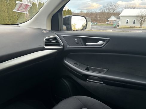 Used 2022 Ford Edge SE w/ Black Appearance Package image 23