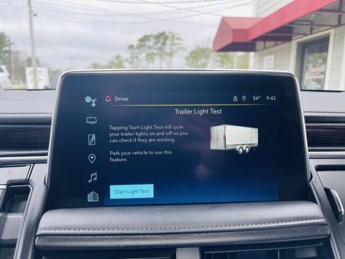 Used 2024 Chevrolet Tahoe Z71 w/ Luxury Package image 33