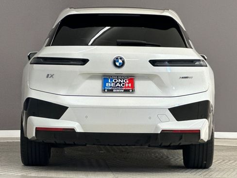 Used 2024 BMW iX xDrive50 w/ Sport Package AWD/4WD image 10