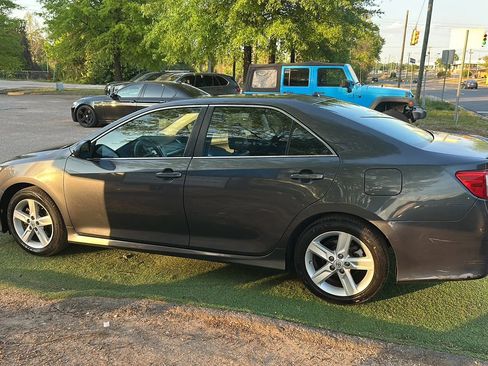 Used 2012 Toyota Camry SE image 4