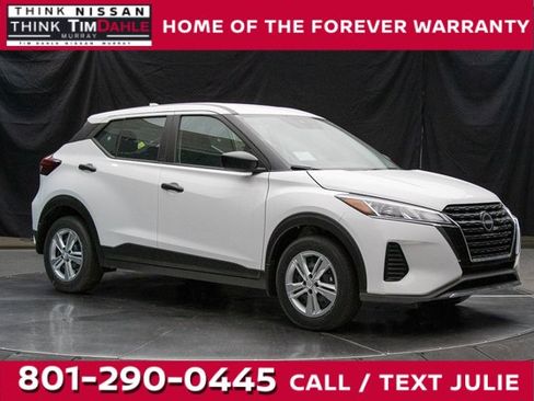 New 2025 Nissan Kicks Play S image 1