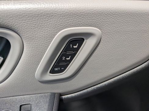Used 2025 Honda Pilot Touring image 23