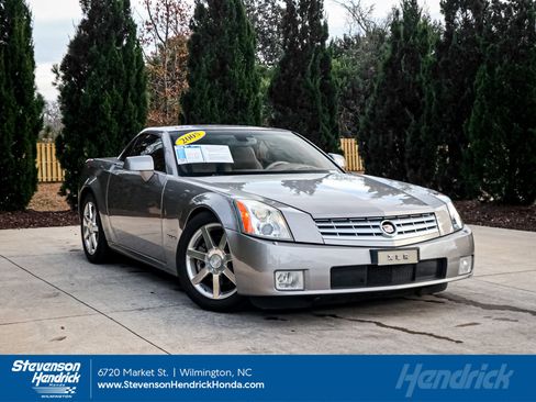 Used 2005 Cadillac XLR image 1