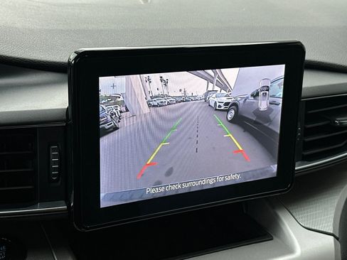 Certified 2022 Ford Explorer XLT w/ Equipment Group 202A image 20