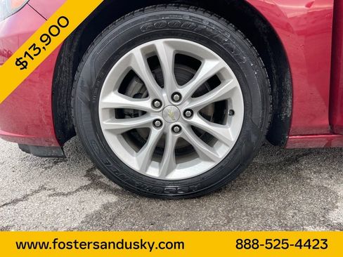 Used 2017 Chevrolet Malibu LT image 24