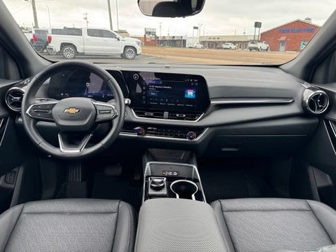 Used 2026 Chevrolet Equinox LT w/ Convenience Package II FWD image 7