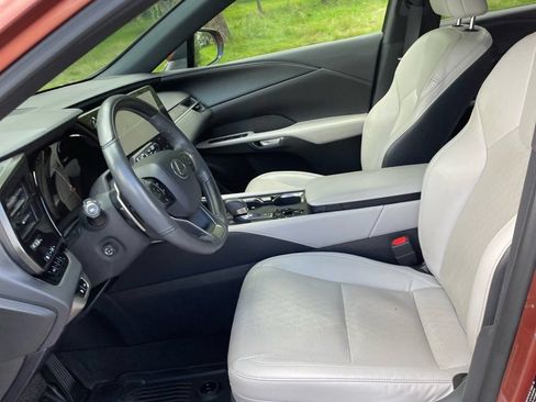 Used 2023 Lexus RX 350 Premium Plus w/ Accessory Package AWD/4WD image 4