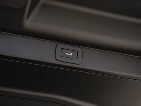 New 2026 Land Rover Range Rover SE AWD/4WD image 70
