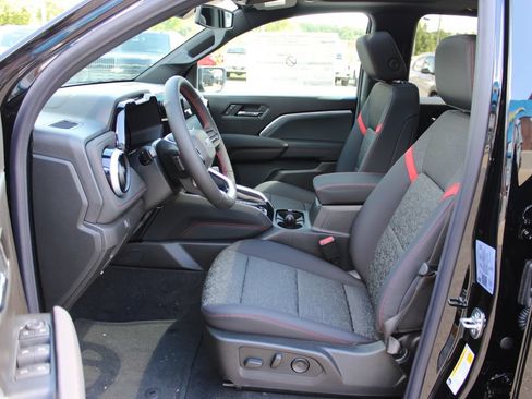 New 2026 Chevrolet Colorado Z71 w/ Midnight Edition AWD/4WD image 13