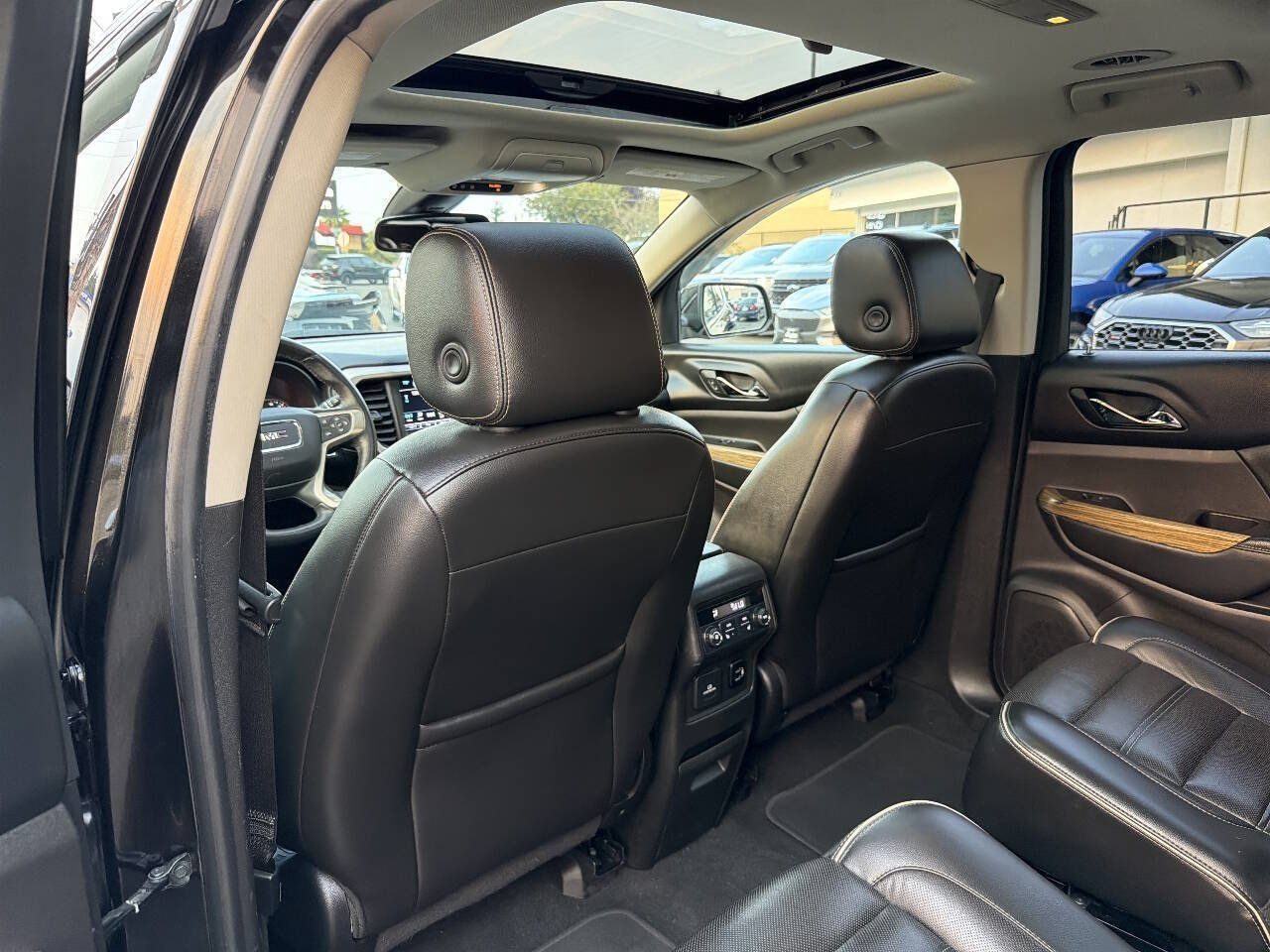 Used 2017 GMC Acadia Denali AWD/4WD image 26
