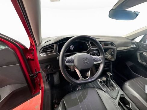 Certified 2023 Volkswagen Tiguan SE w/ Panoramic Sunroof Package FWD image 12