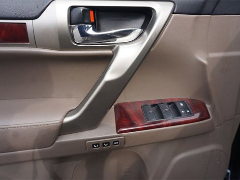 Used 2011 Lexus GX 460 image 3