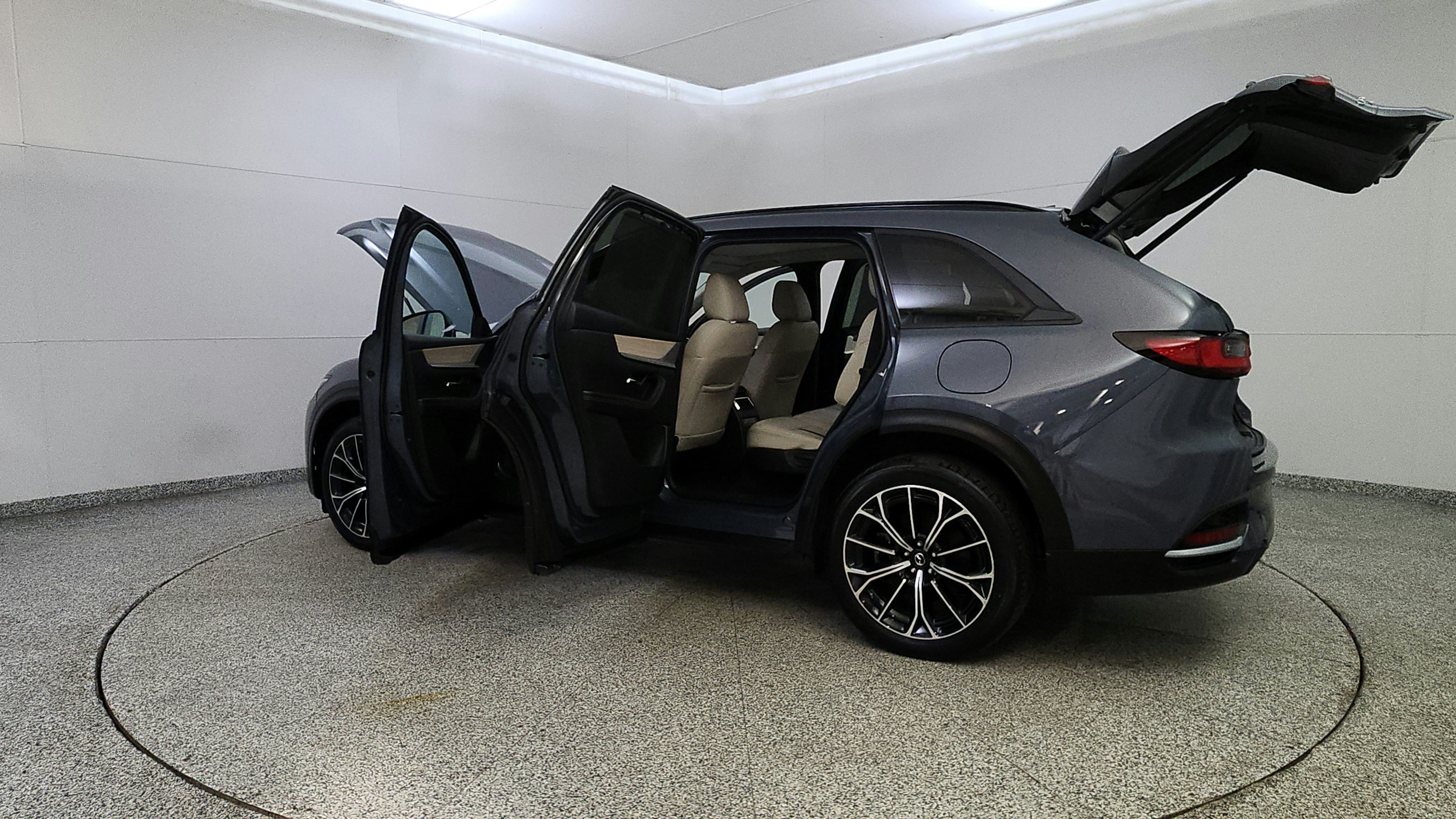 Used 2025 MAZDA CX-70 Plug-In Hybrid w/ Premium Pkg AWD/4WD image 11