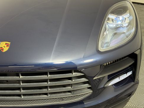 Certified 2019 Porsche Macan S AWD/4WD image 11
