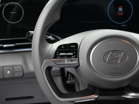 Used 2024 Hyundai Elantra SEL FWD image 27