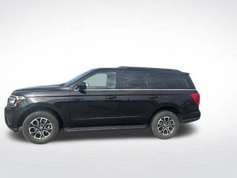 Used 2024 Ford Expedition XLT AWD/4WD image 2