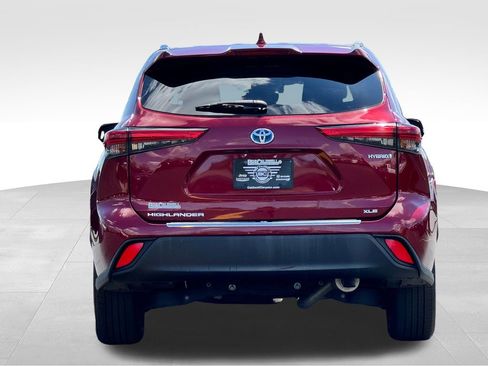 Used 2021 Toyota Highlander XLE FWD image 6