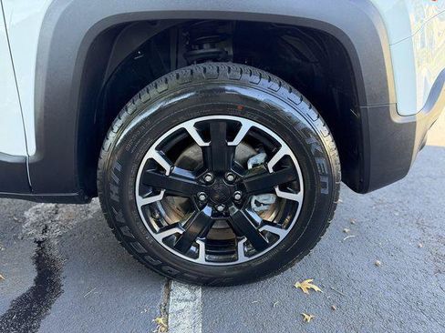 Certified 2023 Jeep Renegade Latitude w/ Sun/Sound Group AWD/4WD image 44