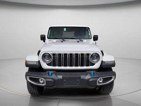 Used 2024 Jeep Wrangler Unlimited Sahara AWD/4WD image 3