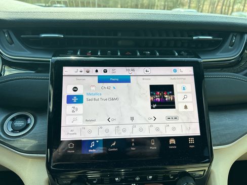 Used 2023 Jeep Grand Cherokee 4WD 4xe w/ Luxury Tech Group II image 25