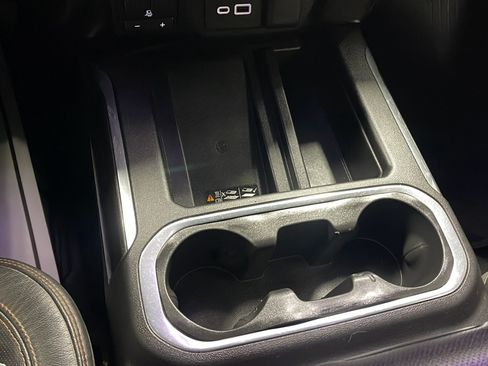 Used 2020 GMC Sierra 2500 AT4 w/ AT4 Premium Package AWD/4WD image 12