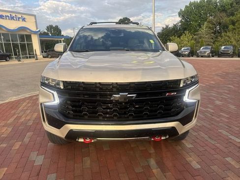 Used 2023 Chevrolet Tahoe Z71 w/ Luxury Package AWD/4WD image 25