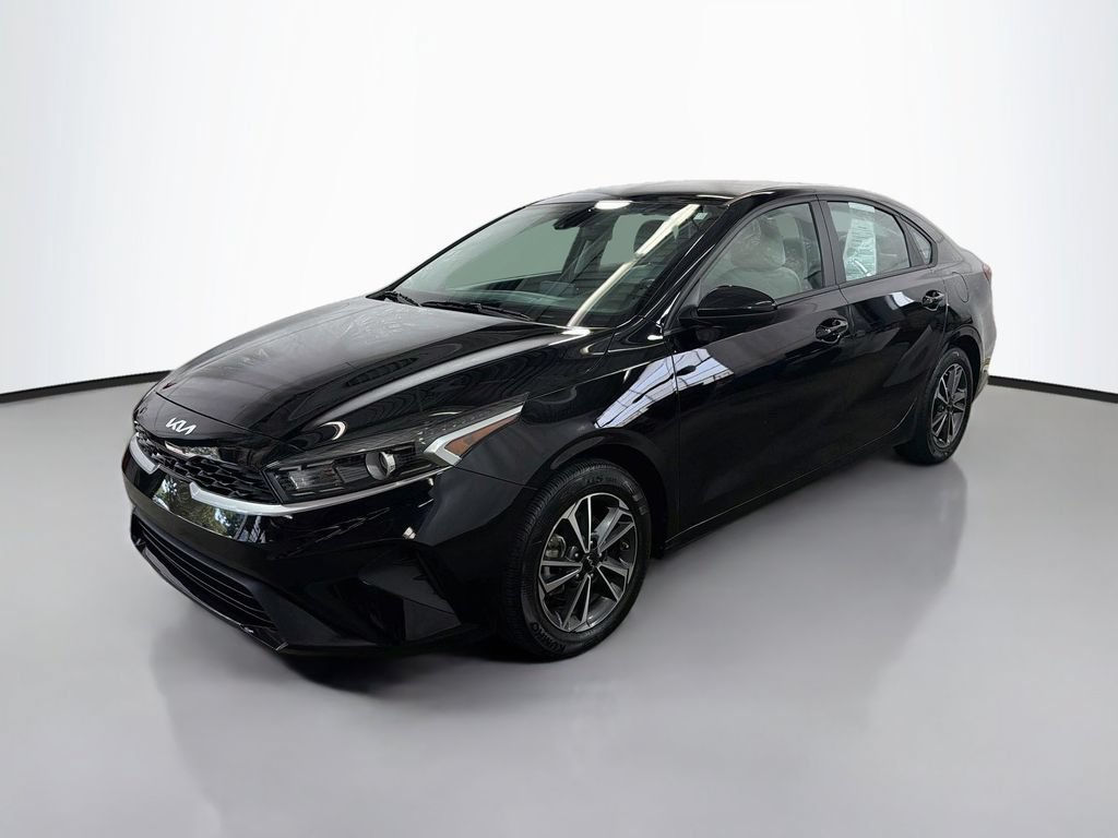 Used 2023 Kia Forte LXS FWD image 5
