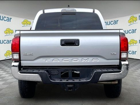 Used 2023 Toyota Tacoma SR5 AWD/4WD image 5