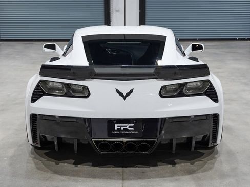 Used 2016 Chevrolet Corvette Z06 w/ 3LZ Preferred Equipment Group image 5