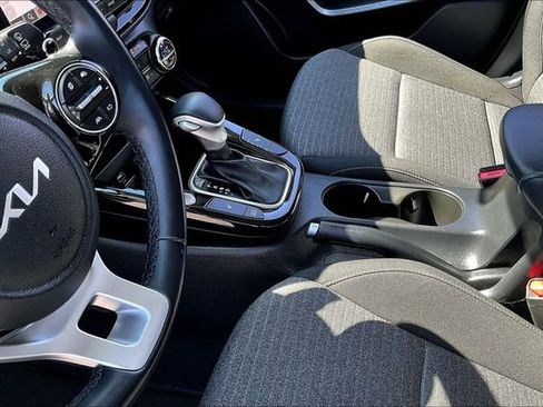 Used 2024 Kia Soul EX image 17