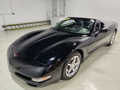 Used 2001 Chevrolet Corvette Convertible w/ Preferred Equipment Group2 RWD image 21