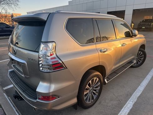 Used 2022 Lexus GX 460 Luxury w/ Off Road Package image 10