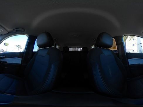 Used 2025 Chevrolet Trax LT image 40