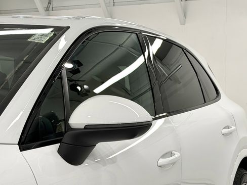 New 2026 Porsche Cayenne image 19