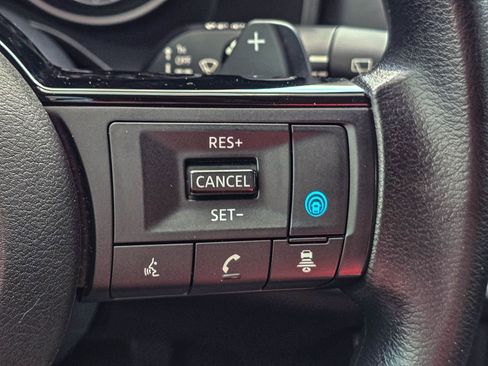Used 2023 Nissan Rogue SV AWD/4WD image 25