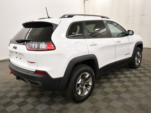 Used 2019 Jeep Cherokee Trailhawk w/ Cold Weather Group image 8