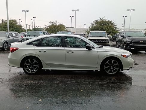 Certified 2025 Honda Civic Sport Touring image 2