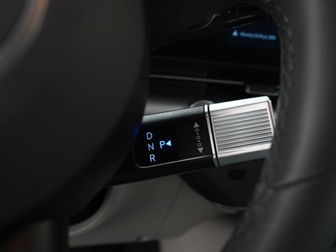 Certified 2024 Hyundai Kona SEL FWD image 25