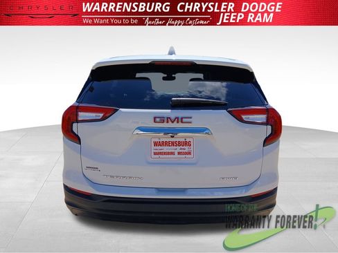 Used 2024 GMC Terrain SLE AWD/4WD image 5
