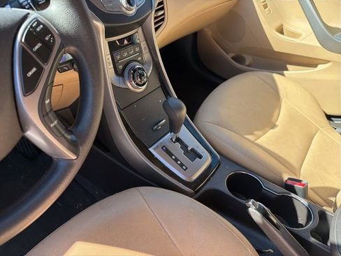 Used 2013 Hyundai Elantra GLS image 11