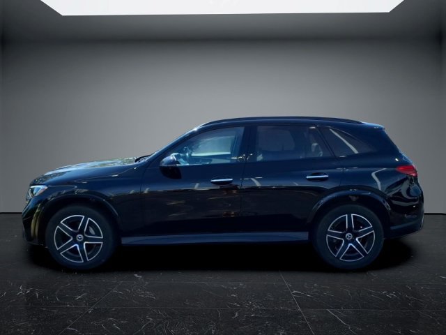 Used 2024 Mercedes-Benz GLC 300 4MATIC image 9