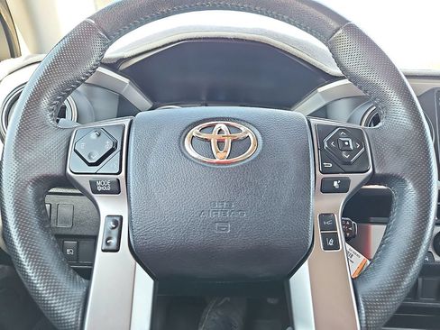 Used 2022 Toyota Tacoma SR5 RWD image 20