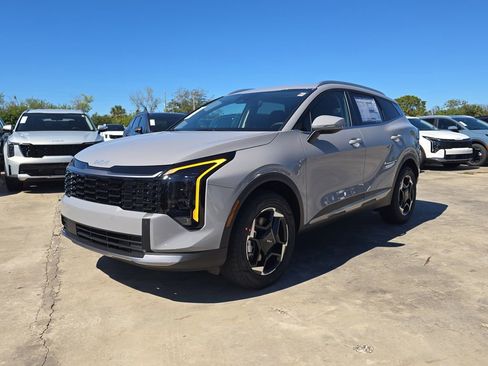 New 2026 Kia Sportage EX image 4