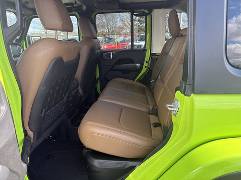 Used 2021 Jeep Wrangler Unlimited Rubicon 4xe w/ Steel Bumper Group AWD/4WD image 13